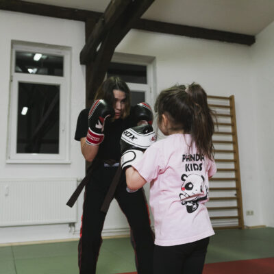 Mädchen Kickboxen